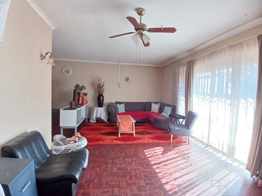 To Let 3 Bedroom Property for Rent in Vaalpark Free State